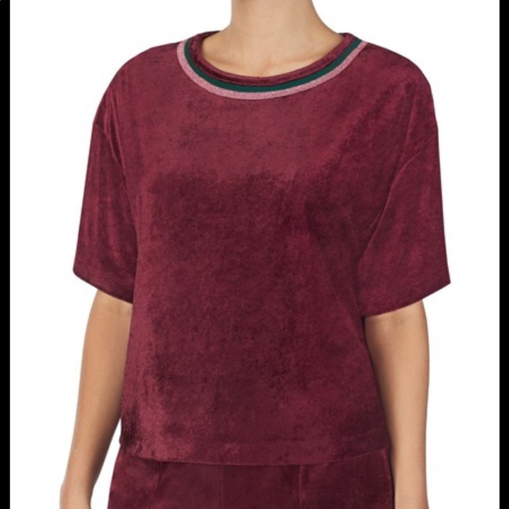 Room Service Accent Crewneck Velvet maroon Tee